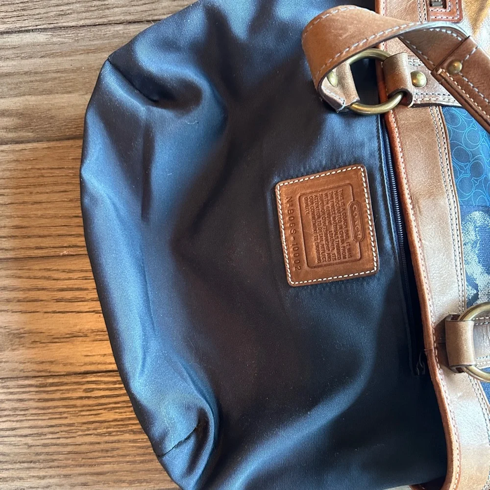 Vintage coach bag patchwork blues with leather straps and buckles - Picture 9 of 12